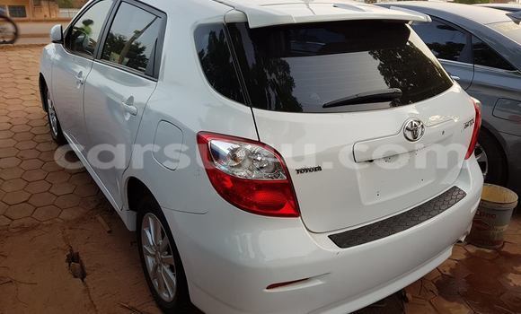 Acheter Neuf Voiture Toyota Matrix Blanc à Ouagadougou, Burkina-Faso Acheter Neuf Voiture Toyota Matrix Blanc à Ouagadougou, Burkina-Faso
