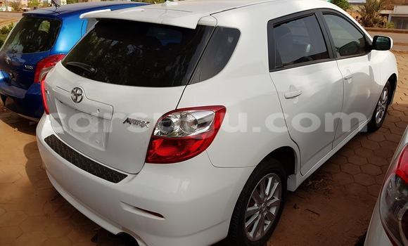 Acheter Neuf Voiture Toyota Matrix Blanc à Ouagadougou, Burkina-Faso Acheter Neuf Voiture Toyota Matrix Blanc à Ouagadougou, Burkina-Faso