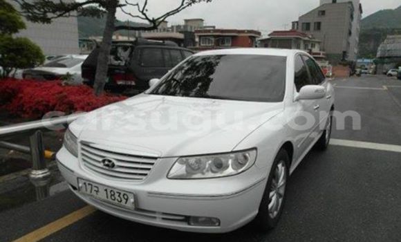 Acheter Neuf Voiture Hyundai Azera Blanc à Ouagadougou, Burkina-Faso Acheter Neuf Voiture Hyundai Azera Blanc à Ouagadougou, Burkina-Faso