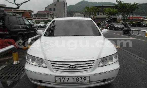 Acheter Neuf Voiture Hyundai Azera Blanc à Ouagadougou, Burkina-Faso Acheter Neuf Voiture Hyundai Azera Blanc à Ouagadougou, Burkina-Faso