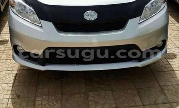 Acheter Neuf Voiture Toyota Matrix Blanc à Ouagadougou, Burkina-Faso Acheter Neuf Voiture Toyota Matrix Blanc à Ouagadougou, Burkina-Faso