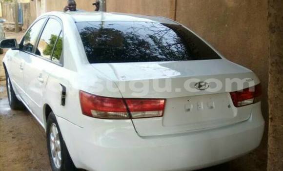 Acheter Neuf Voiture Hyundai Sonata Blanc à Bobo Dioulasso au Burkina-Faso Acheter Neuf Voiture Hyundai Sonata Blanc à Bobo Dioulasso au Burkina-Faso