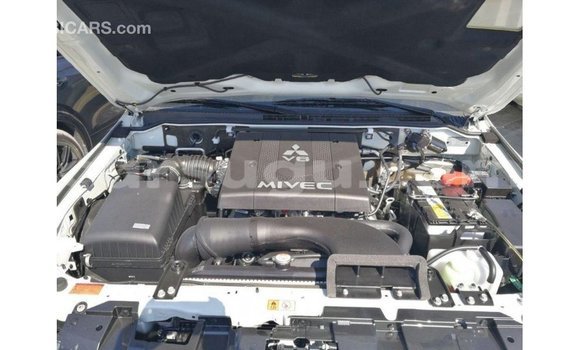 Buy Import Mitsubishi Pajero White Car in Import - Dubai in Burkina Faso Buy Import Mitsubishi Pajero White Car in Import - Dubai in Burkina Faso