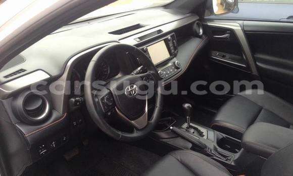 Acheter Neuf Voiture Toyota RAV4 Blanc à Bobo Dioulasso, Burkina-Faso Acheter Neuf Voiture Toyota RAV4 Blanc à Bobo Dioulasso, Burkina-Faso