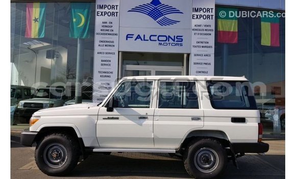Buy Import Toyota Land Cruiser White Car in Import - Dubai in Burkina Faso Buy Import Toyota Land Cruiser White Car in Import - Dubai in Burkina Faso