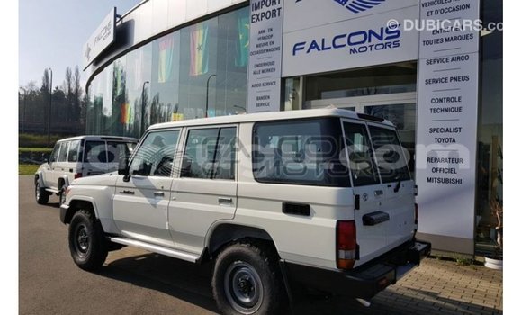 Buy Import Toyota Land Cruiser White Car in Import - Dubai in Burkina Faso Buy Import Toyota Land Cruiser White Car in Import - Dubai in Burkina Faso