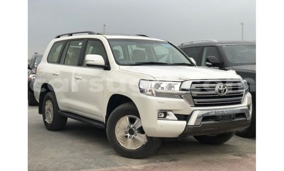 Sayi Imported Toyota Land Cruiser White Mota in Import - Dubai a Burkina Faso Sayi Imported Toyota Land Cruiser White Mota in Import - Dubai a Burkina Faso