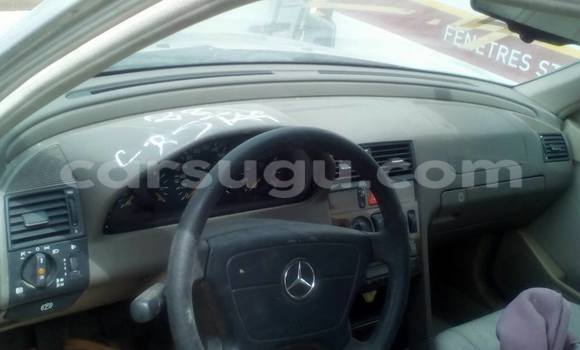 Acheter Neuf Voiture Toyota RAV4 Gris à Bobo Dioulasso, Burkina-Faso Acheter Neuf Voiture Toyota RAV4 Gris à Bobo Dioulasso, Burkina-Faso