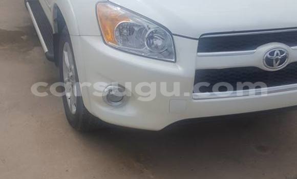 Sayi Sabo Toyota RAV4 White Mota in Ouagadougou a Burkina Faso Sayi Sabo Toyota RAV4 White Mota in Ouagadougou a Burkina Faso