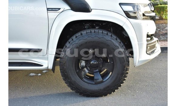 Buy Import Toyota Land Cruiser White Car in Import - Dubai in Burkina Faso Buy Import Toyota Land Cruiser White Car in Import - Dubai in Burkina Faso