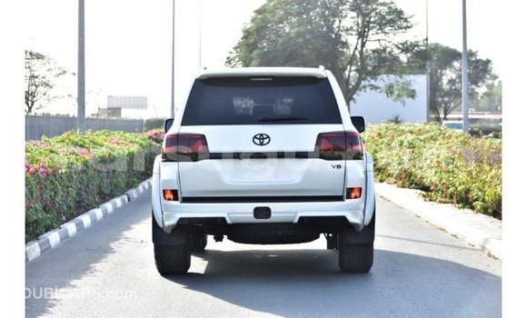 Buy Import Toyota Land Cruiser White Car in Import - Dubai in Burkina Faso Buy Import Toyota Land Cruiser White Car in Import - Dubai in Burkina Faso
