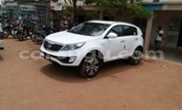 Acheter Neuf Voiture Kia Sportage Blanc à Ouagadougou au Burkina-Faso Acheter Neuf Voiture Kia Sportage Blanc à Ouagadougou au Burkina-Faso
