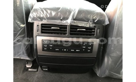 Sayi Imported Toyota Land Cruiser White Mota in Import - Dubai a Burkina Faso Sayi Imported Toyota Land Cruiser White Mota in Import - Dubai a Burkina Faso