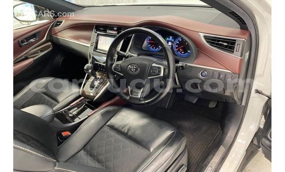 Sayi Imported Toyota Harrier White Mota in Import - Dubai a Burkina Faso Sayi Imported Toyota Harrier White Mota in Import - Dubai a Burkina Faso