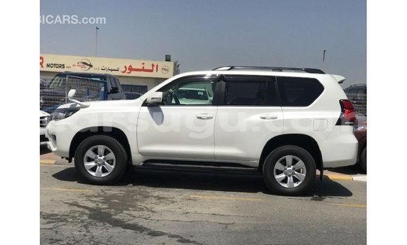 Sayi Imported Toyota Prado White Mota in Import - Dubai a Burkina Faso Sayi Imported Toyota Prado White Mota in Import - Dubai a Burkina Faso