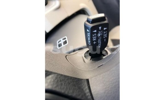 Sayi Imported Toyota Prado White Mota in Import - Dubai a Burkina Faso Sayi Imported Toyota Prado White Mota in Import - Dubai a Burkina Faso