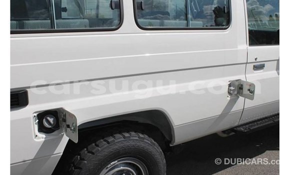 Buy Import Toyota Land Cruiser White Car in Import - Dubai in Burkina Faso Buy Import Toyota Land Cruiser White Car in Import - Dubai in Burkina Faso