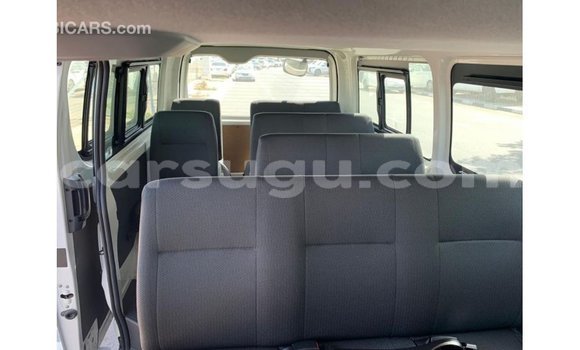 Sayi Imported Toyota Hiace White Mota in Import - Dubai a Burkina Faso Sayi Imported Toyota Hiace White Mota in Import - Dubai a Burkina Faso