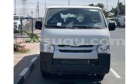 Sayi Imported Toyota Hiace White Mota in Import - Dubai a Burkina Faso Sayi Imported Toyota Hiace White Mota in Import - Dubai a Burkina Faso