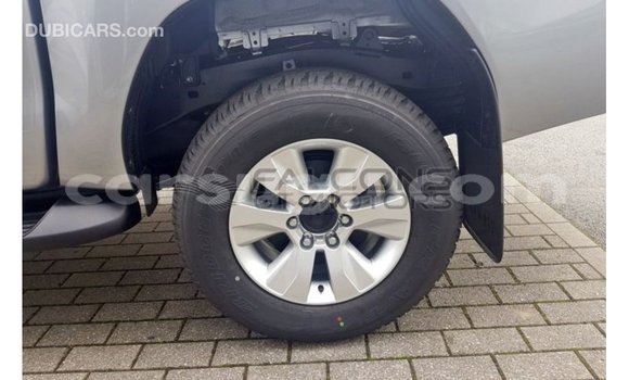 Acheter Import Voiture Toyota Hilux Marron à Import - Dubai, Burkina-Faso Acheter Import Voiture Toyota Hilux Marron à Import - Dubai, Burkina-Faso