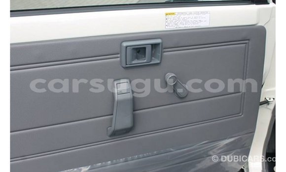 Acheter Import Voiture Toyota Land Cruiser Blanc à Import - Dubai, Burkina-Faso Acheter Import Voiture Toyota Land Cruiser Blanc à Import - Dubai, Burkina-Faso