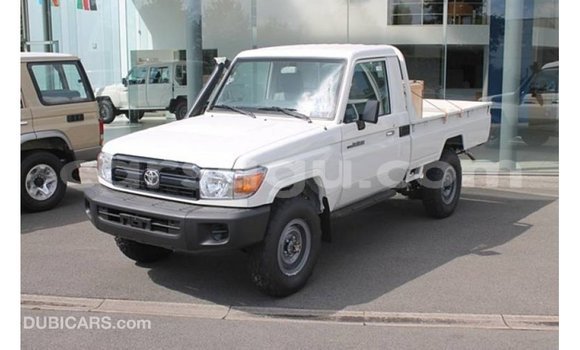 Acheter Import Voiture Toyota Land Cruiser Blanc à Import - Dubai, Burkina-Faso Acheter Import Voiture Toyota Land Cruiser Blanc à Import - Dubai, Burkina-Faso