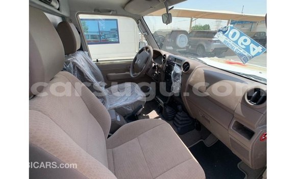 Buy Import Toyota DA Beige Truck in Import - Dubai in Burkina Faso Buy Import Toyota DA Beige Truck in Import - Dubai in Burkina Faso