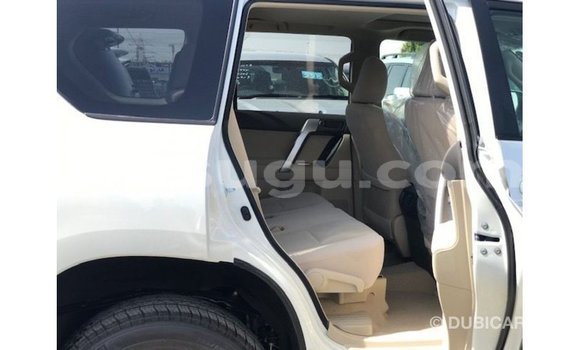 Acheter Import Voiture Toyota Prado Blanc à Import - Dubai, Burkina-Faso Acheter Import Voiture Toyota Prado Blanc à Import - Dubai, Burkina-Faso