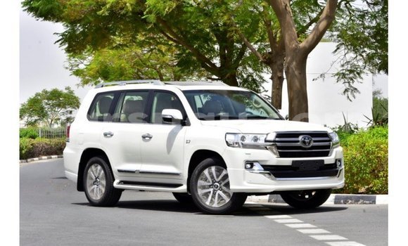 Buy Import Toyota Land Cruiser White Car in Import - Dubai in Burkina Faso Buy Import Toyota Land Cruiser White Car in Import - Dubai in Burkina Faso