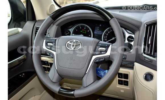 Buy Import Toyota Land Cruiser White Car in Import - Dubai in Burkina Faso Buy Import Toyota Land Cruiser White Car in Import - Dubai in Burkina Faso