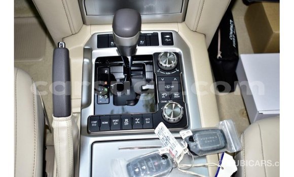 Buy Import Toyota Land Cruiser White Car in Import - Dubai in Burkina Faso Buy Import Toyota Land Cruiser White Car in Import - Dubai in Burkina Faso