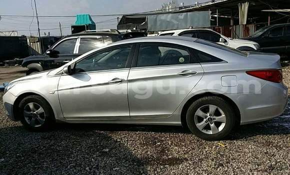 Acheter Occasion Voiture Hyundai Sonata Gris à Ouagadougou, Burkina-Faso