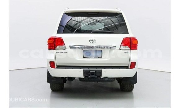 Sayi Imported Toyota Land Cruiser White Mota in Import - Dubai a Burkina Faso Sayi Imported Toyota Land Cruiser White Mota in Import - Dubai a Burkina Faso