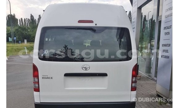 Acheter Import Voiture Toyota Hiace Blanc à Import - Dubai, Burkina-Faso Acheter Import Voiture Toyota Hiace Blanc à Import - Dubai, Burkina-Faso
