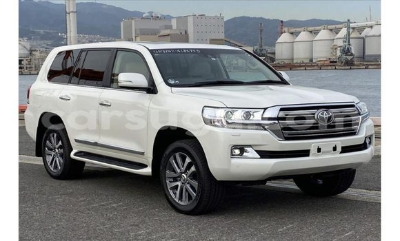 Sayi Imported Toyota Land Cruiser White Mota in Import - Dubai a Burkina Faso Sayi Imported Toyota Land Cruiser White Mota in Import - Dubai a Burkina Faso