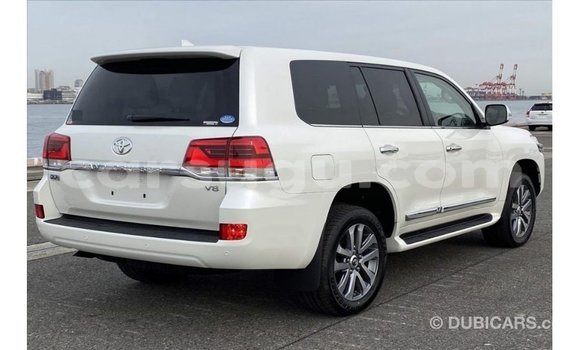 Sayi Imported Toyota Land Cruiser White Mota in Import - Dubai a Burkina Faso Sayi Imported Toyota Land Cruiser White Mota in Import - Dubai a Burkina Faso