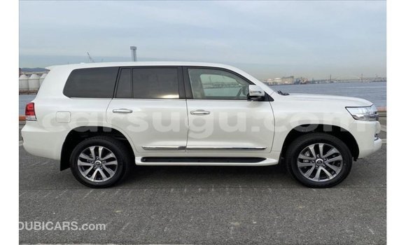 Sayi Imported Toyota Land Cruiser White Mota in Import - Dubai a Burkina Faso Sayi Imported Toyota Land Cruiser White Mota in Import - Dubai a Burkina Faso