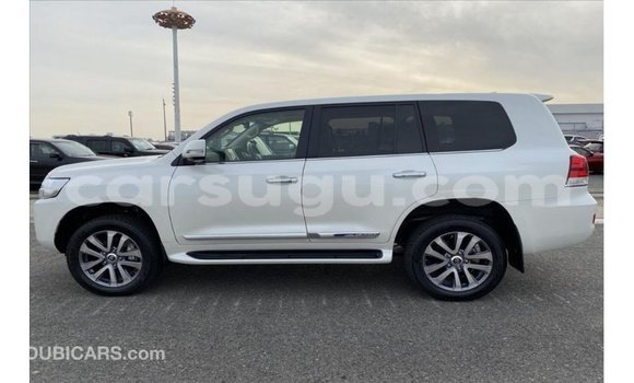 Sayi Imported Toyota Land Cruiser White Mota in Import - Dubai a Burkina Faso Sayi Imported Toyota Land Cruiser White Mota in Import - Dubai a Burkina Faso