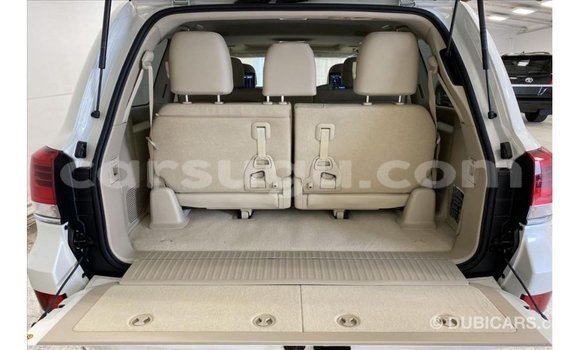 Sayi Imported Toyota Land Cruiser White Mota in Import - Dubai a Burkina Faso Sayi Imported Toyota Land Cruiser White Mota in Import - Dubai a Burkina Faso
