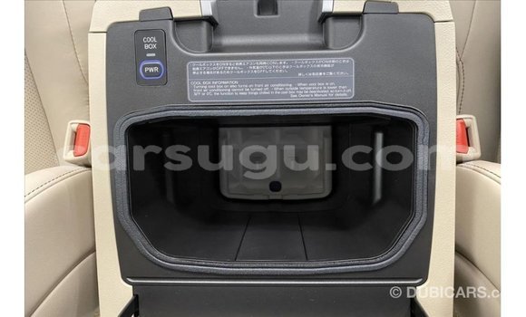 Sayi Imported Toyota Land Cruiser White Mota in Import - Dubai a Burkina Faso Sayi Imported Toyota Land Cruiser White Mota in Import - Dubai a Burkina Faso