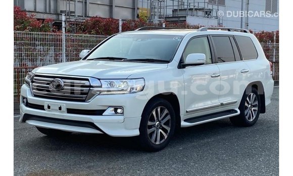 Sayi Imported Toyota Land Cruiser White Mota in Import - Dubai a Burkina Faso Sayi Imported Toyota Land Cruiser White Mota in Import - Dubai a Burkina Faso