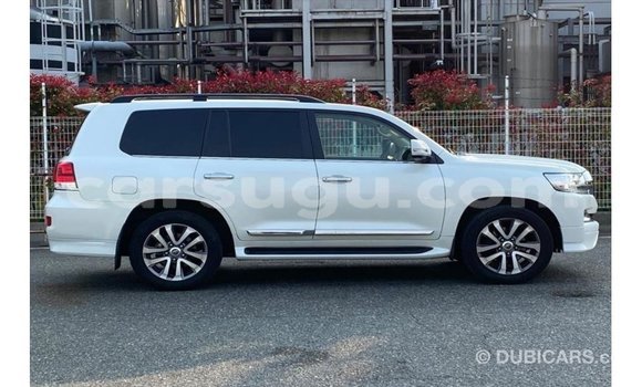Sayi Imported Toyota Land Cruiser White Mota in Import - Dubai a Burkina Faso Sayi Imported Toyota Land Cruiser White Mota in Import - Dubai a Burkina Faso