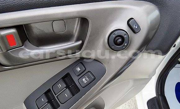 Acheter Neuf Voiture Kia Sephia Blanc à Ouagadougou, Burkina-Faso Acheter Neuf Voiture Kia Sephia Blanc à Ouagadougou, Burkina-Faso