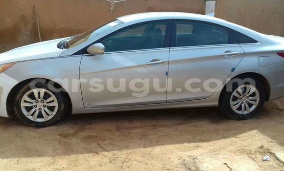 Sayi Sabo Hyundai Sonata Azurfa Mota in Ouagadougou a Burkina Faso Sayi Sabo Hyundai Sonata Azurfa Mota in Ouagadougou a Burkina Faso