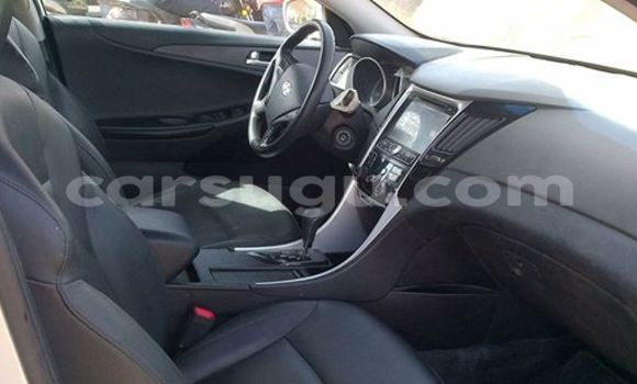 Sayi Sabo Hyundai Sonata Azurfa Mota in Ouagadougou a Burkina Faso Sayi Sabo Hyundai Sonata Azurfa Mota in Ouagadougou a Burkina Faso