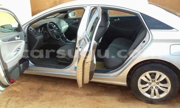 Sayi Sabo Hyundai Sonata Azurfa Mota in Ouagadougou a Burkina Faso Sayi Sabo Hyundai Sonata Azurfa Mota in Ouagadougou a Burkina Faso