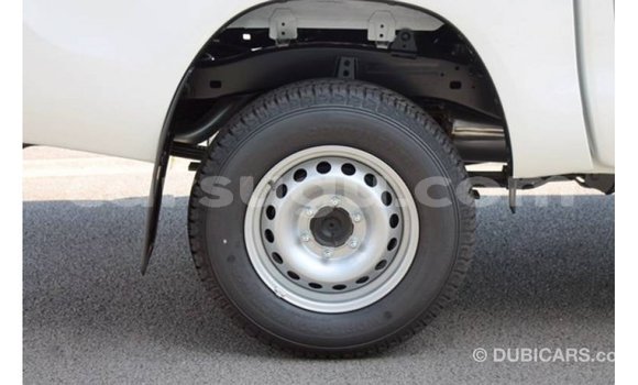 Acheter Import Voiture Toyota Hilux Blanc à Import - Dubai, Burkina-Faso Acheter Import Voiture Toyota Hilux Blanc à Import - Dubai, Burkina-Faso