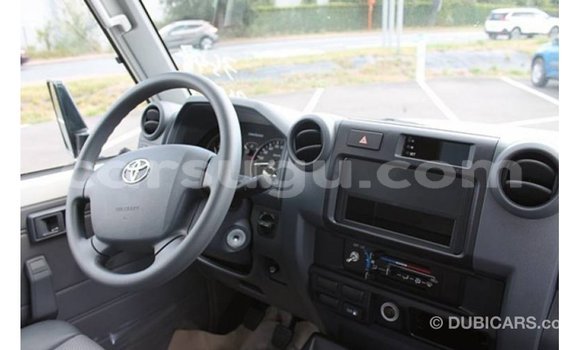 Buy Import Toyota Land Cruiser White Car in Import - Dubai in Burkina Faso Buy Import Toyota Land Cruiser White Car in Import - Dubai in Burkina Faso