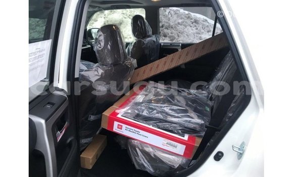 Buy Import Toyota HiAce White Truck in Import - Dubai in Burkina Faso Buy Import Toyota HiAce White Truck in Import - Dubai in Burkina Faso