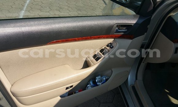 Acheter Neuf Voiture Toyota Avensis Marron à Ouagadougou, Burkina-Faso Acheter Neuf Voiture Toyota Avensis Marron à Ouagadougou, Burkina-Faso